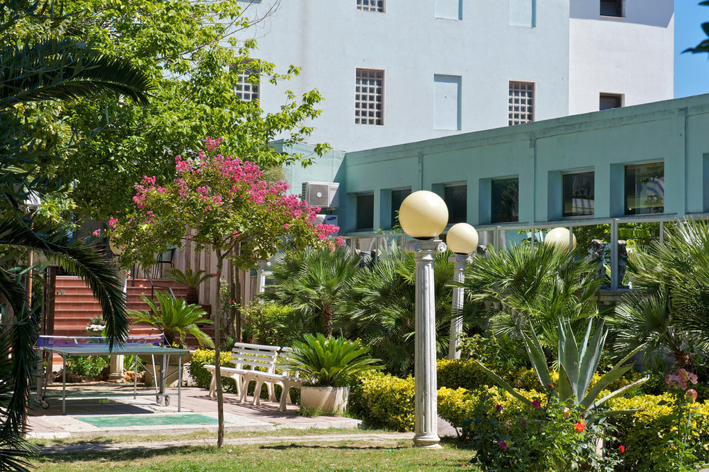 Hotel Garden Cattolica Ngoại thất bức ảnh