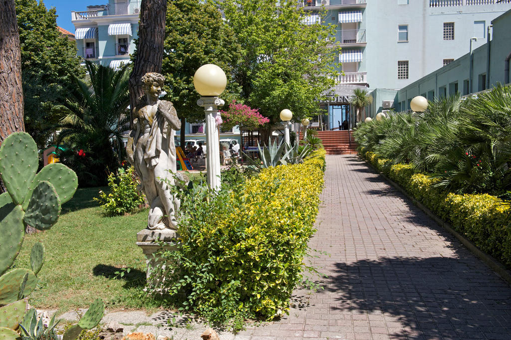 Hotel Garden Cattolica Ngoại thất bức ảnh